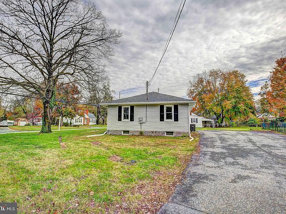 4th image of 207 Nursery Rd