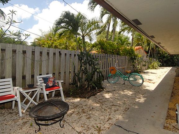 3rd image of 821 SW 4th Ave #1