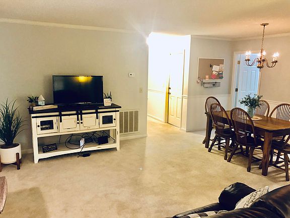 4th image of 7 Tunbridge Ct E Unit 7
