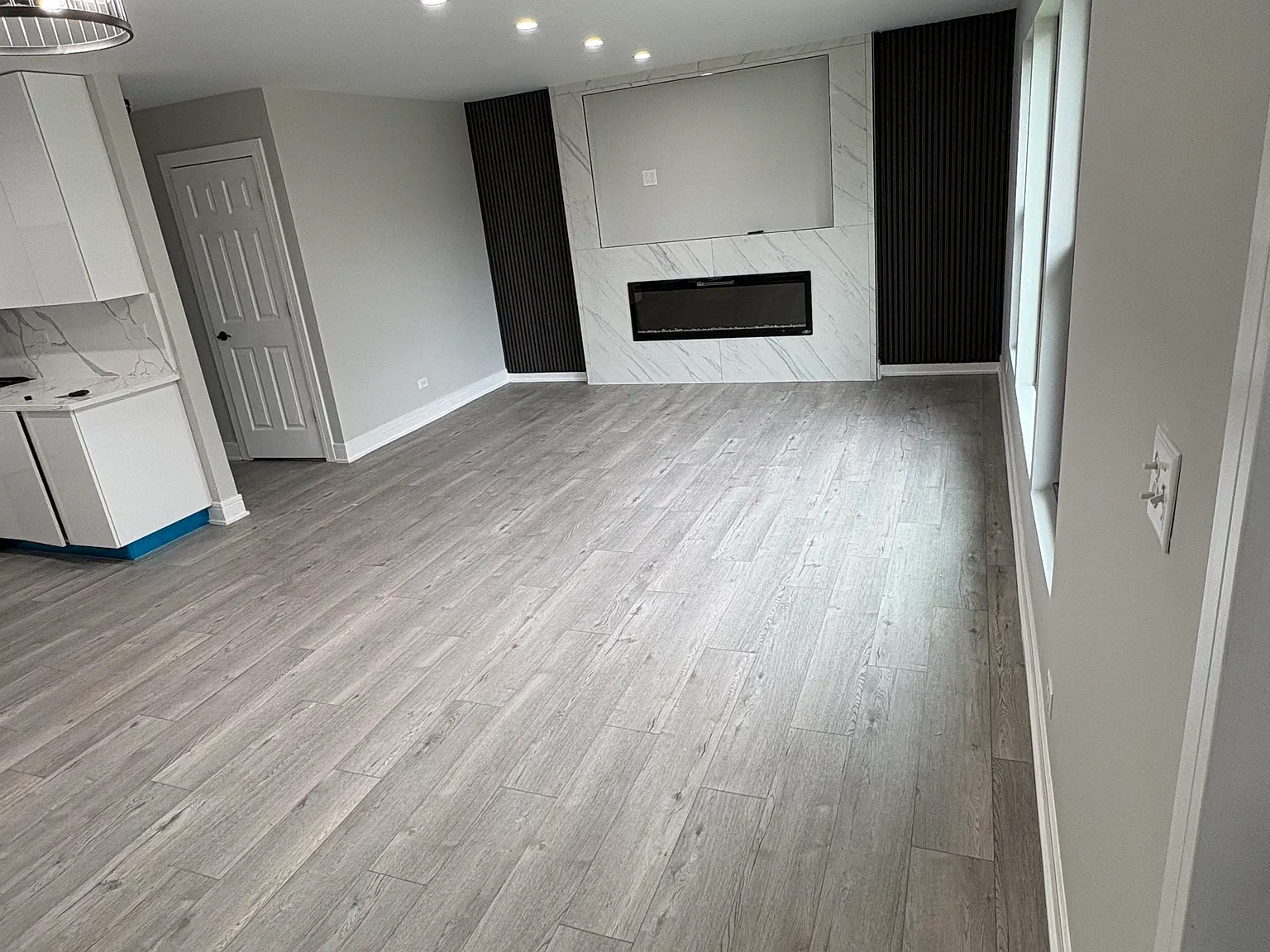 3 bed, 1000 sqft, $2,350 — Photo 3