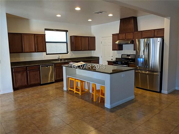 5th image of 358 Botanic Gardens Dr