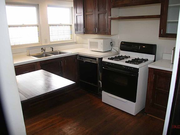 4th image of 644 Stratford Pl