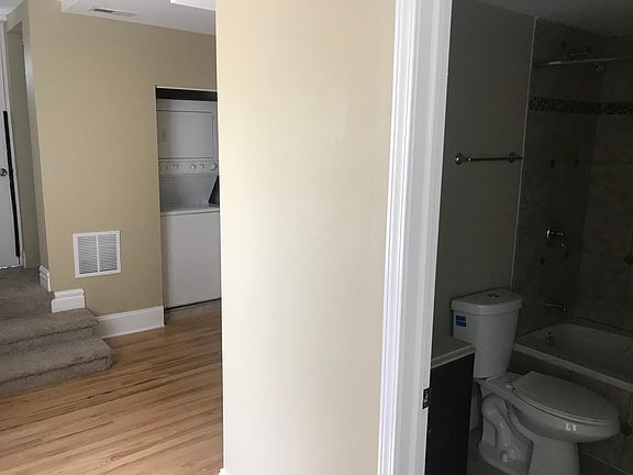 5th image of 6610 S Kenwood Ave #105