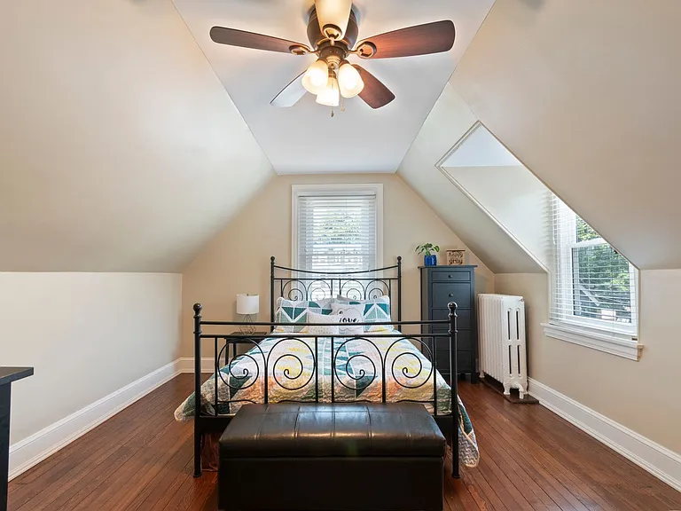 104 Rochelle Ave — Photo 12