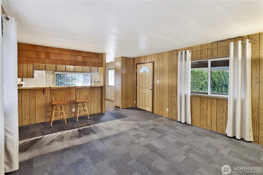 Nicely Kept 2bed, 1 bath — Photo 4