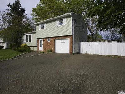 17 Fiesta Dr, Centereach, NY, 11720