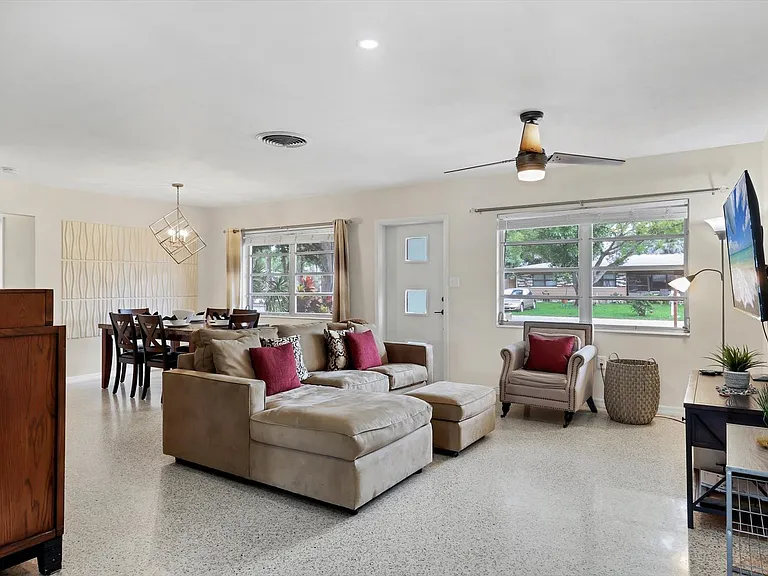 2532 Belvoir Blvd — Photo 3