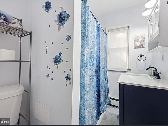3rd image of 2110 Wilson Ave