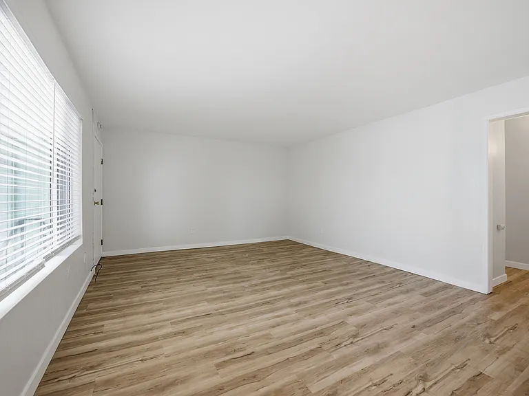 4559 Campus Ave #10 — Photo 5