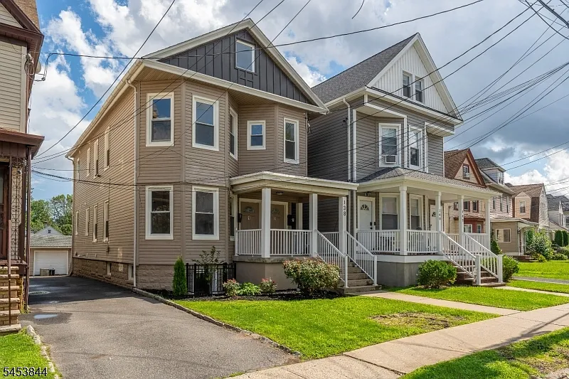 4 bed, 2.0 bath, $3,790 — Photo 2