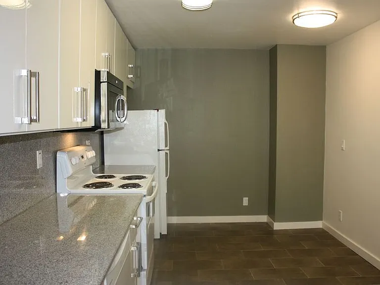 2240 Blake St — Photo 5