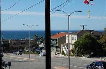 1st image of 416 Rosecrans Ave