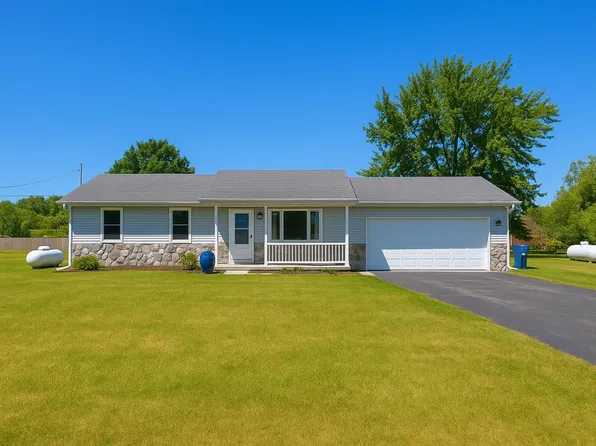 28450 66th Ave, Lawton, MI 49065