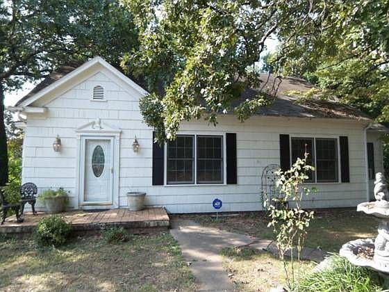 2nd image of 3322 Windsor Ct