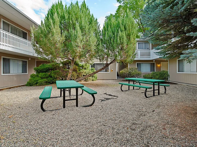 1074 Cedar Way #201 — Photo 10
