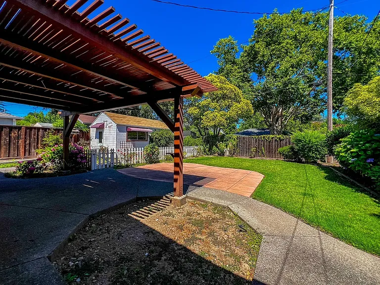 10 Linnell Ave — Photo 31