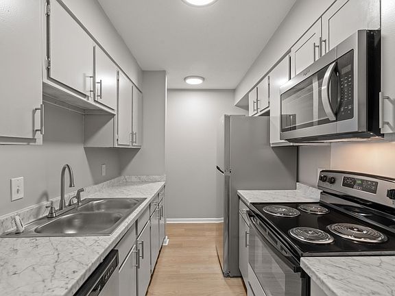 4th image of 3310 W 7th St #1B-1Ba-750Sqft