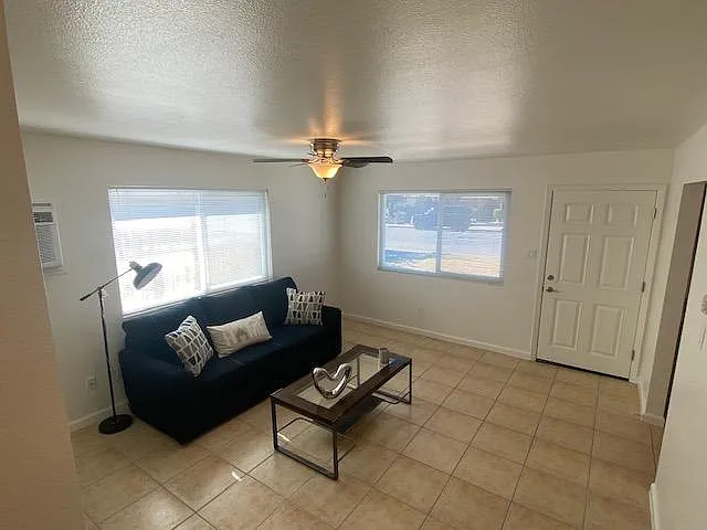 1351 E Oak Ave — Photo 9