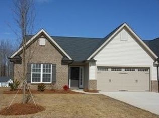 5 Rocking Ct, Greensboro, NC 27405