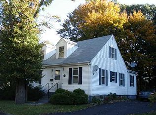 76 Errol St, Warwick, RI 02888