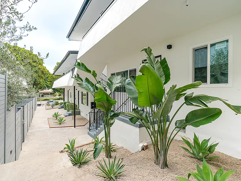 11457 Venice Blvd #5 — Photo 10