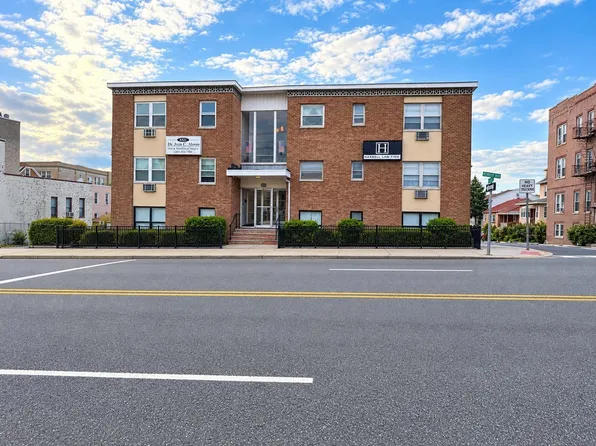 8315-8321 Kennedy Boulevard image 1 of 18