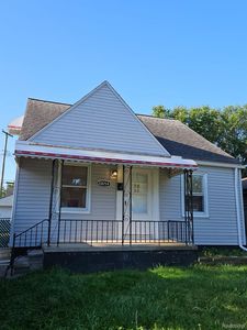 20054 McCormick St, Grosse Pointe, MI, 48224