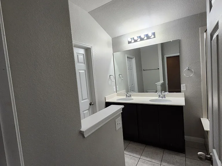 18519 Bandelier Dr — Photo 8