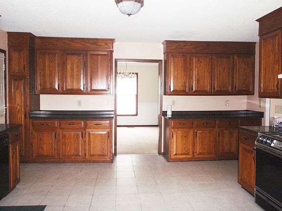 4th image of 3711 9th Street Dr NE