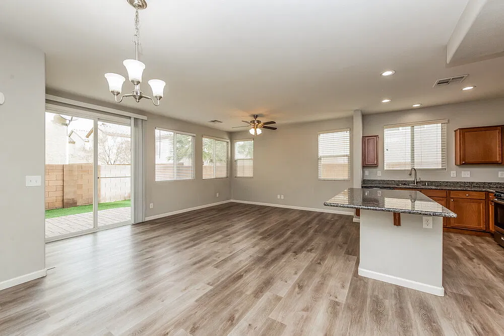 3 bed, 2.5 bath, 1804 sqft, $3,330 — Photo 4