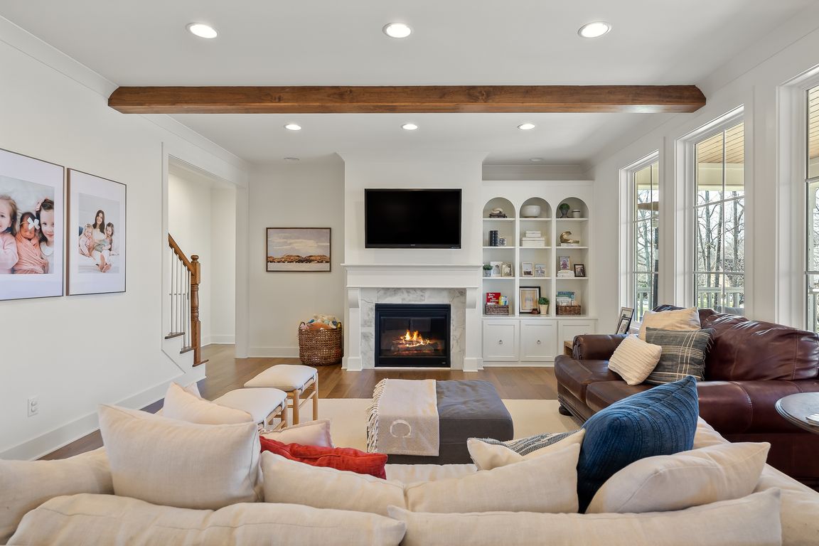 next background image