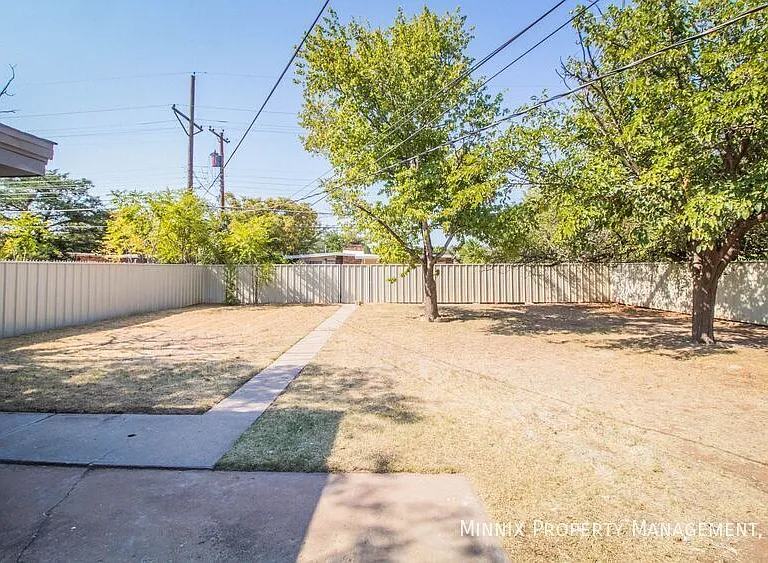 2710 68th St — Photo 30
