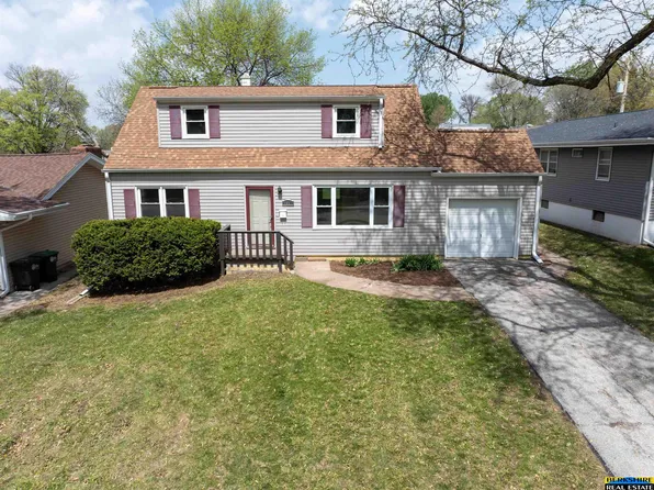 8002 Barbara St, Omaha, NE 68124