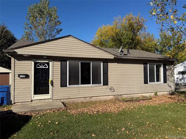 23235 Grabar Sq, Warren, MI 48089