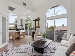 1351 N Curson Ave PENTHOUSE 1, Los Angeles, CA 90046