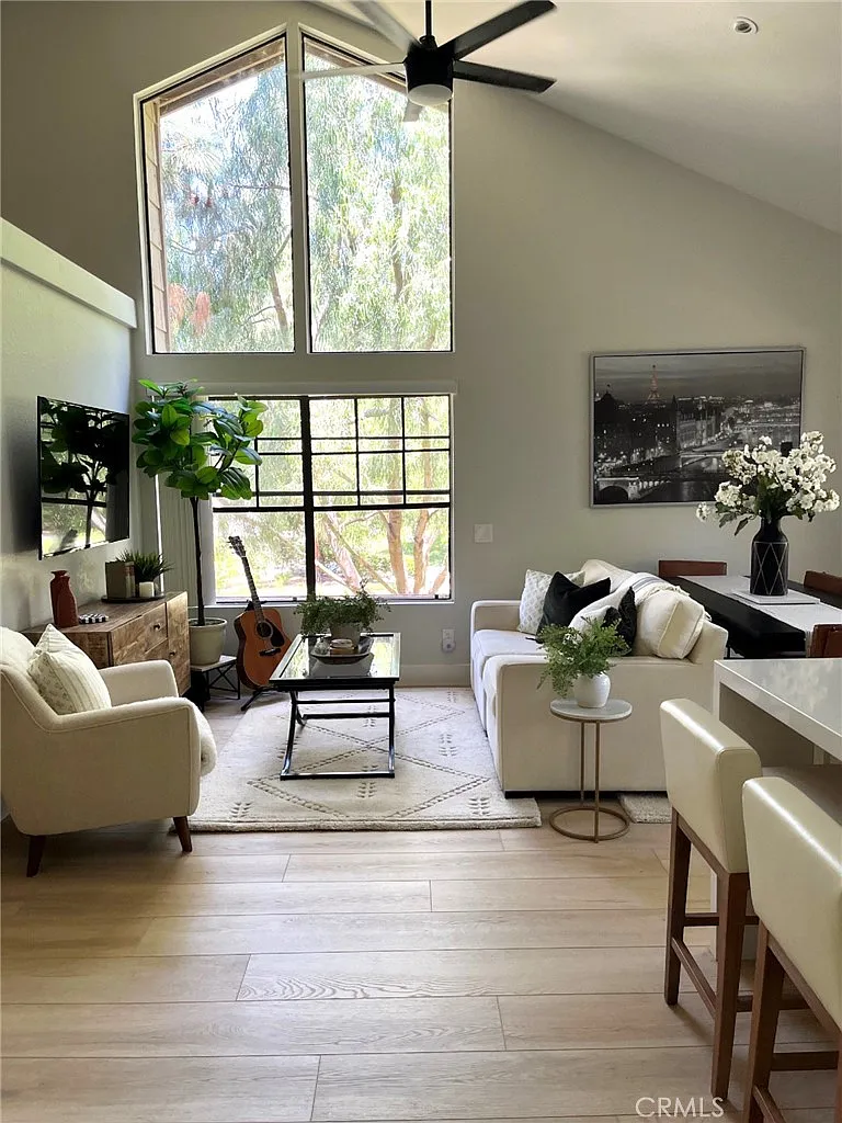 1 bed, 676 sqft, $2,700 — Photo 2