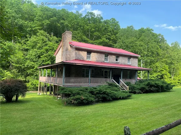 754 Workman Fork Mountain Rd, Harts, WV 25524