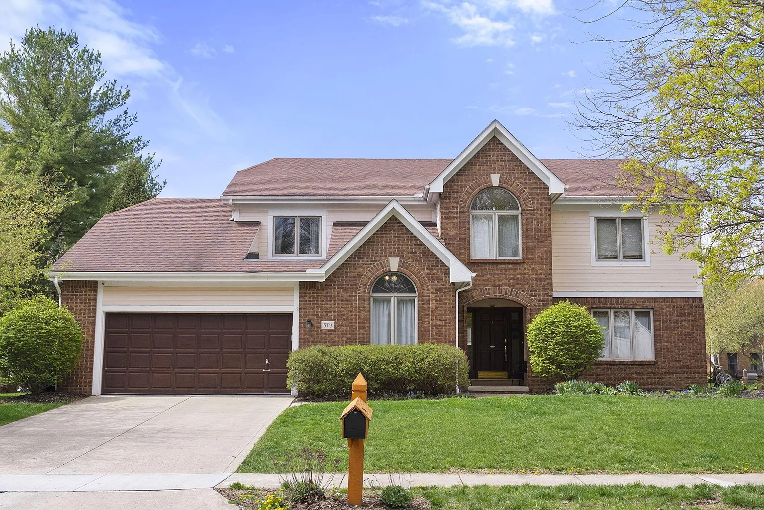 579 Olde Mill Dr photo 1