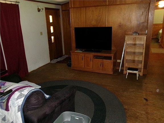 3rd image of 40085 Radloff Road