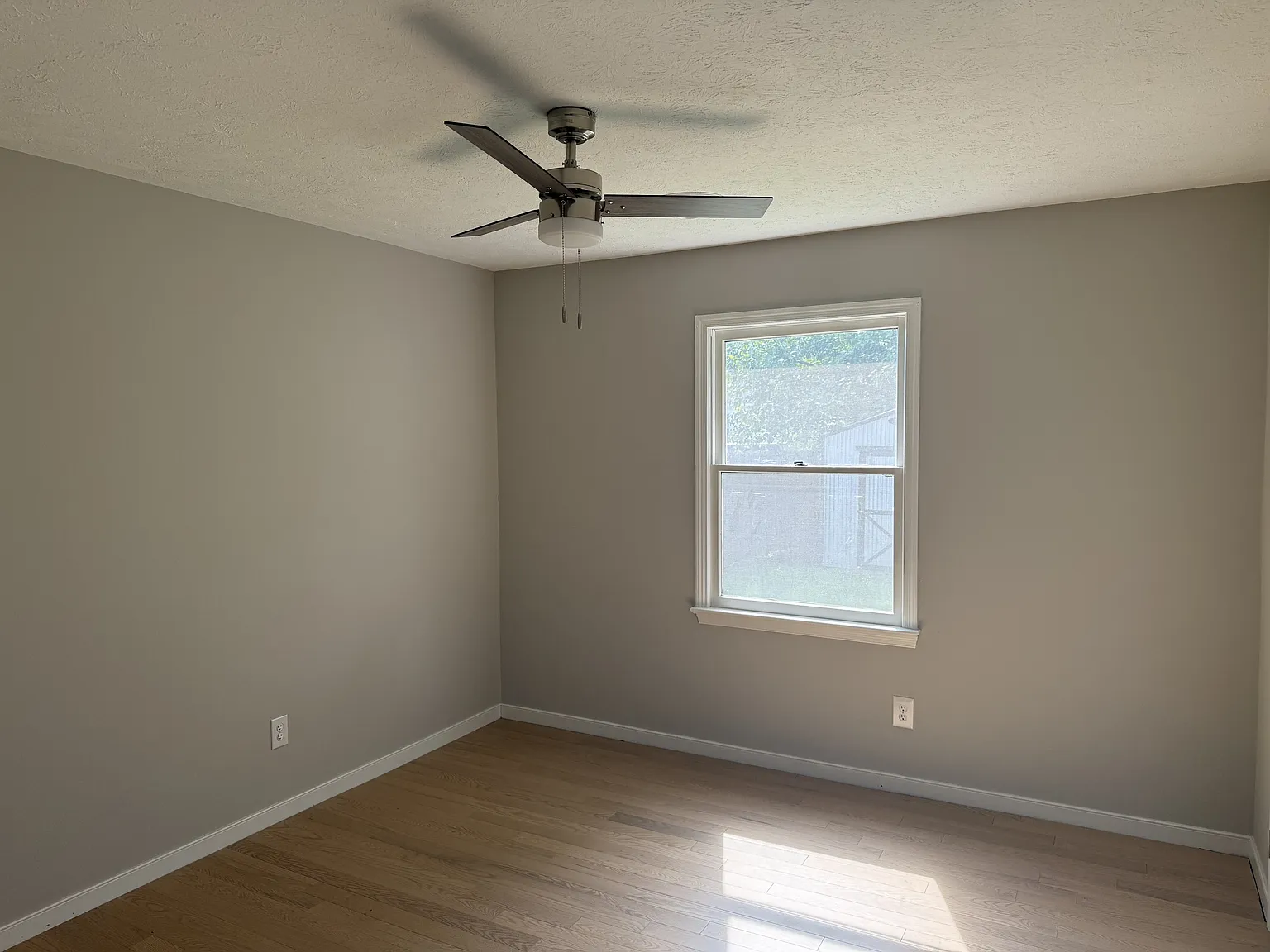 21 North Mapleleaf Avenue - 1 — Photo 3