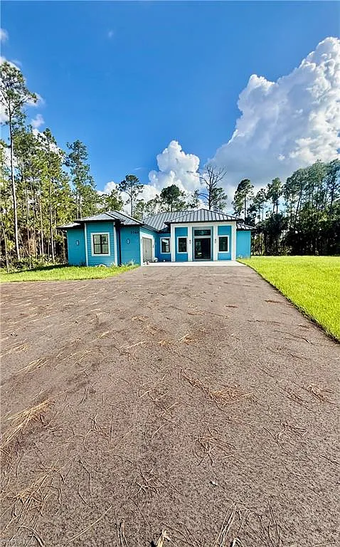 4 bed, 3.0 bath, 2837 sqft, $5,000 — Photo 2