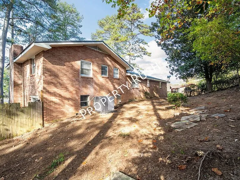 20 Linda Ln — Photo 32