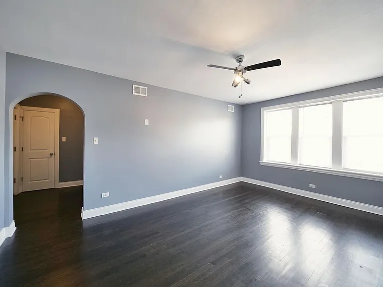 3309 W Bryn Mawr Ave #2 — Photo 1
