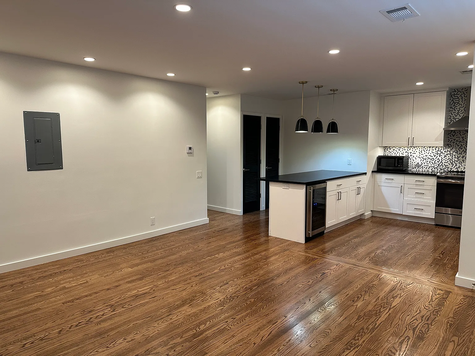 1 bed, 709 sqft, $4,100 — Photo 4