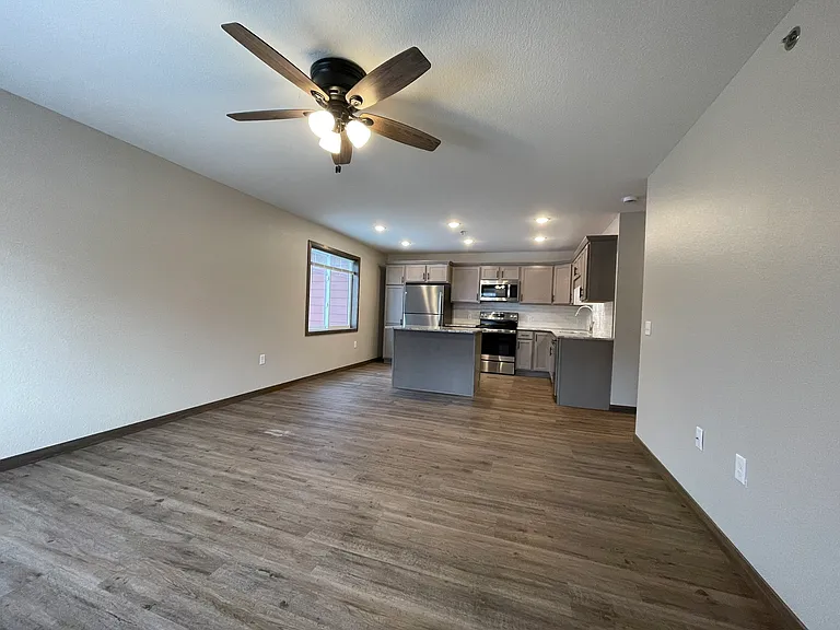 Gateway Place Apartments — Photo 61