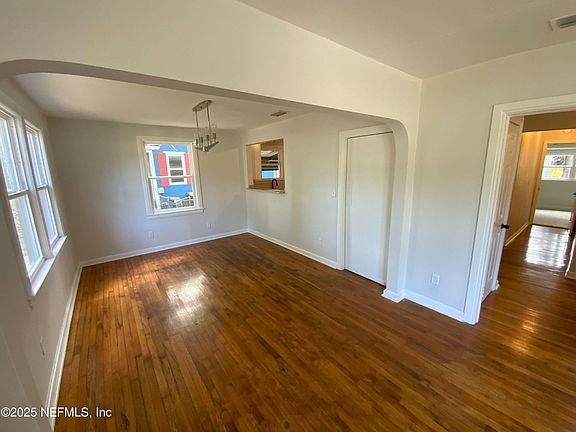 4th image of 4514 COLLEGE Street