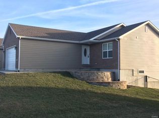 11 Chester Rd, Hannibal, MO 63401