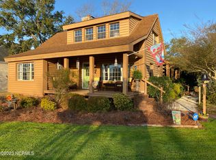 105 Inlet Ct, Hampstead, NC 28443