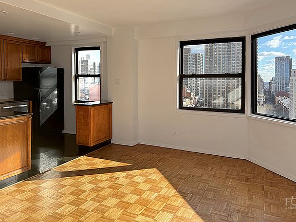 5th image of 201 E 83rd St APT 15B