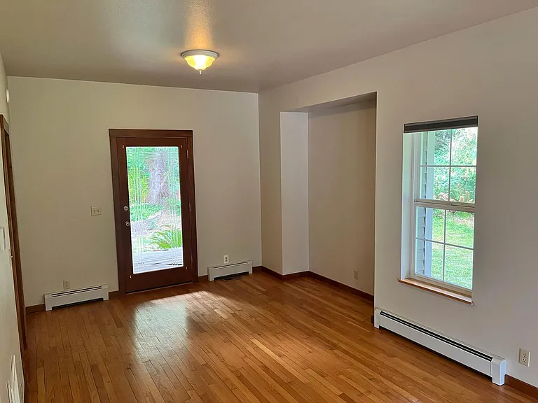 9472 Holly Farm Ln NE — Photo 5